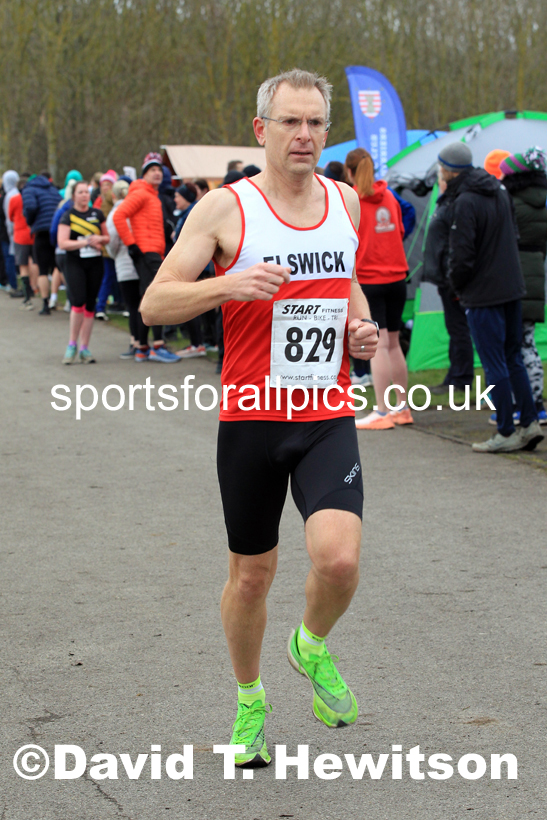 Senior women and veteran women and men over-50s NECAA Road Relay Champs., Hetton Lyons Park, Hetton le Hole, County Durham. Photo: David T. Hewitson/Sports for All Pics